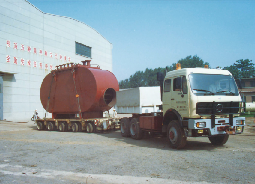 1992年我公司為齊魯公司烯烴廠制造的苯酐氣體冷卻器